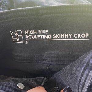 No boundaries size 5 black jean capris